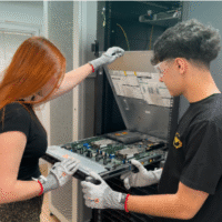 Técnico/a Especialista en Operaciones de Data Center.